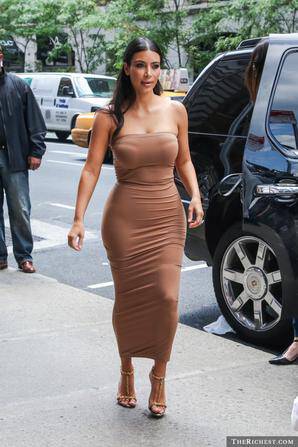 <p>2. Kim Kardashian<br /> Ratio 1.558<br /> Golden Ratio 96.3%</p> 
