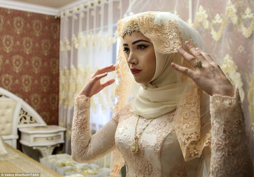3AB714AF00000578-3968480-Brides_in_Chechnya_tend_to_be_only_17_or_18_years_old_and_their_-a-49_1480006899329.jpg