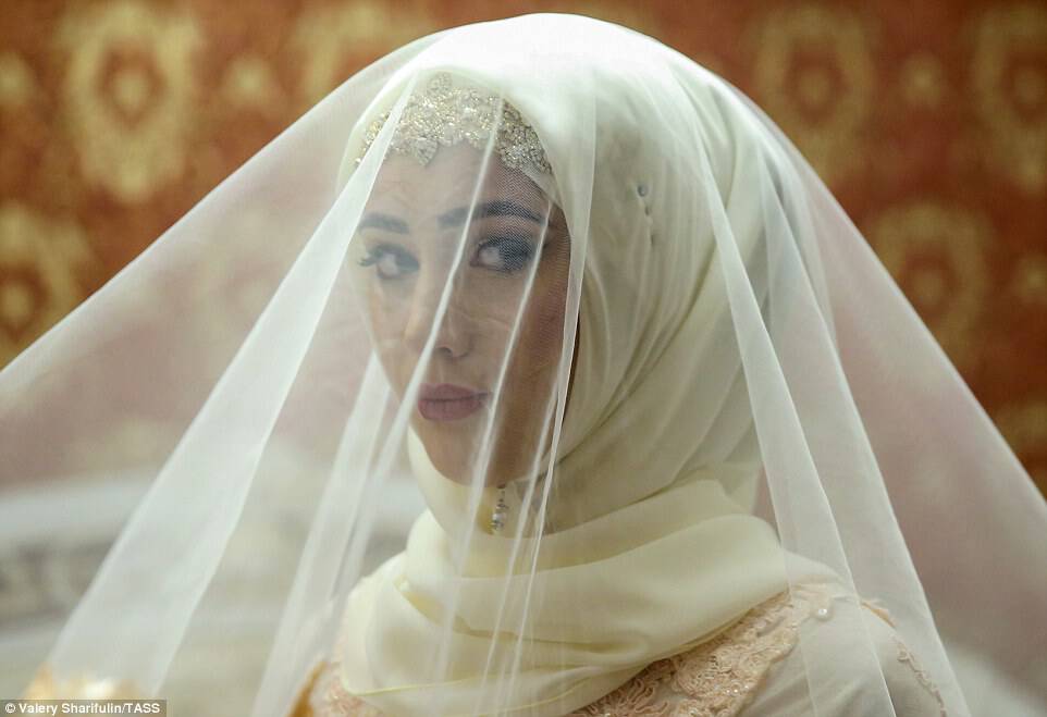 3AB6491B00000578-3968480-Chechen_weddings_are_traditionally_seen_as_being_big_spectacles_-a-51_1480006899332.jpg