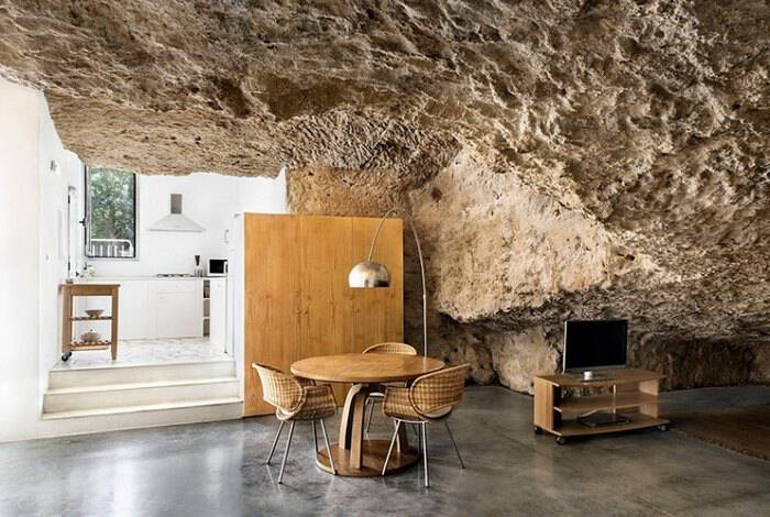 Μεταμόρφωσαν μια σπηλιά σε ένα υπέροχο σπίτι! Εσωτερικά συνδυάζει την μαγεία της φύσης με την απόλυτη πολυτέλεια