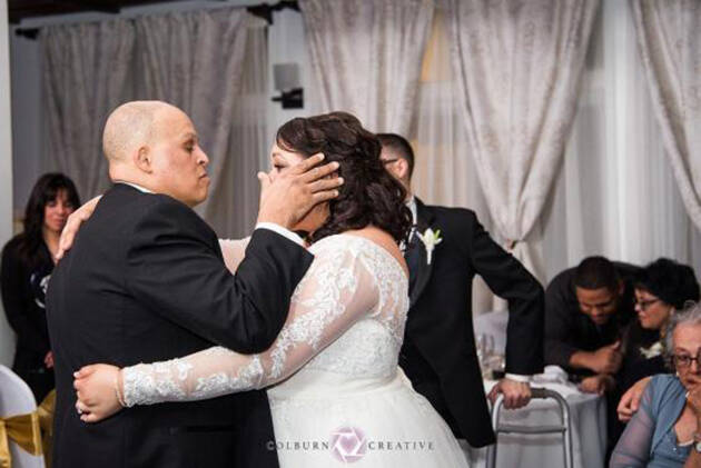 Καρκινοπαθής μπαμπάς πρόλαβε να δει την κόρη του νύφη