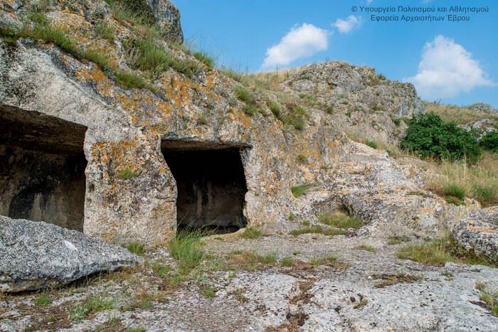 Η άγνωστη "Καππαδοκία" της Ελλάδας. Ο λόφος με τα υπόσκαφα που διχάζει τους αρχαιολόγους