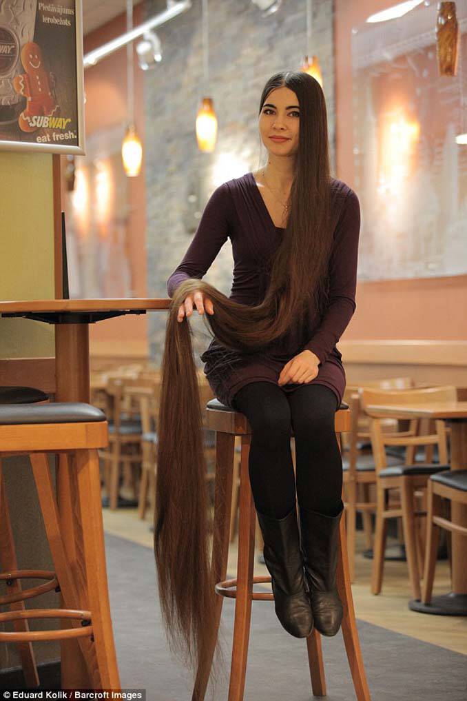 Η αληθινή Ραπουνζέλ που έχει μήκος μαλλιών 2,2 μέτρα (7)
