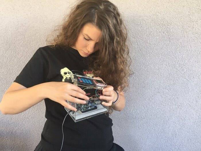 Μαρία Κιορουκτσίδου: Η φοιτήτρια που έφτιαξε μόνη της το πρώτο ελληνικό κινητό τηλέφωνο!